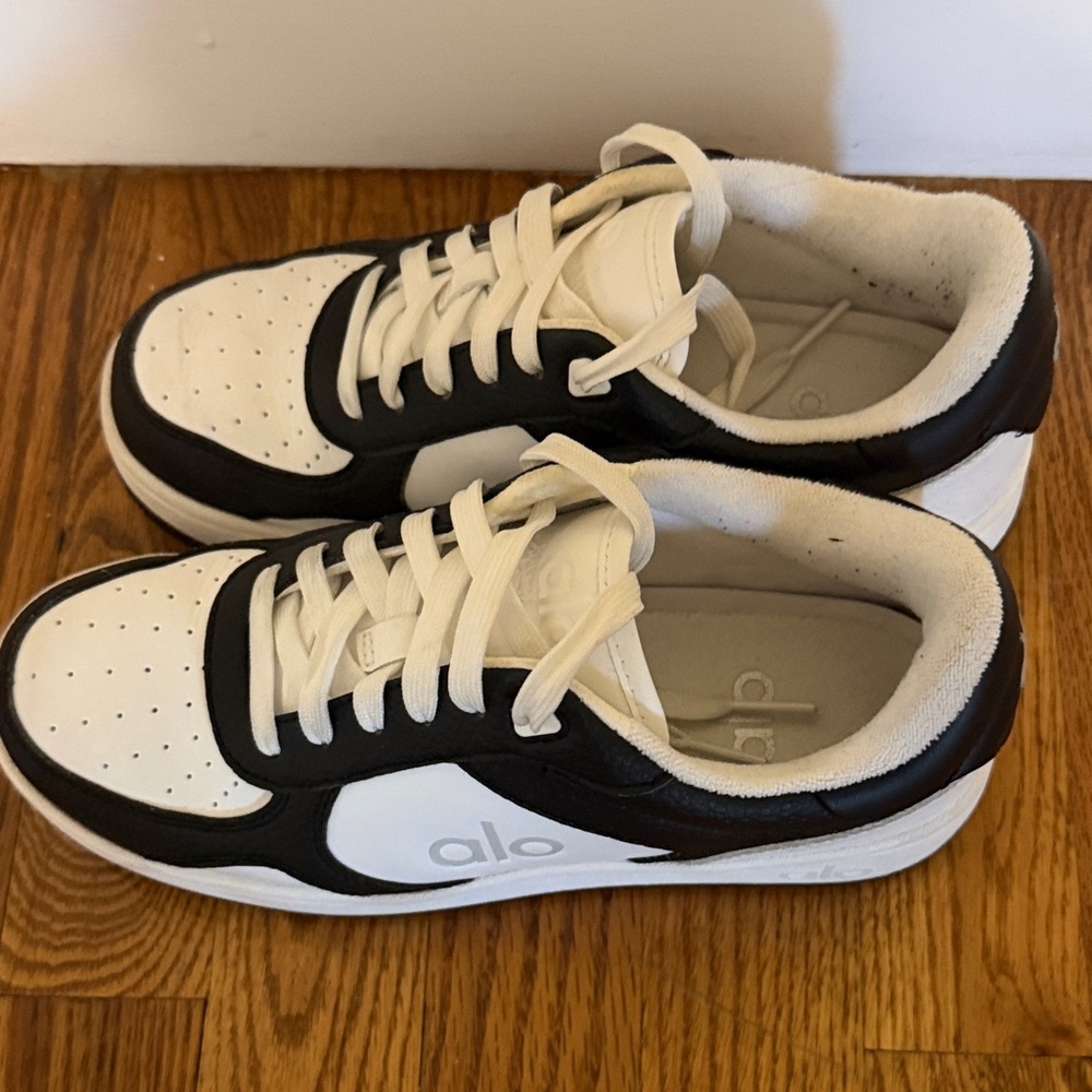 ALO Yoga Black and White UNISEX Athletic Sneakers - Picture 2 of 5